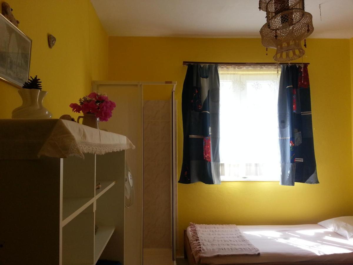 Ecer Pansiyon Kusadasi Exterior foto